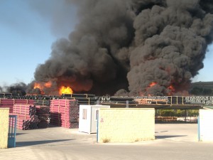 Bomberos incendio en Politejo Junio 2019 (40)