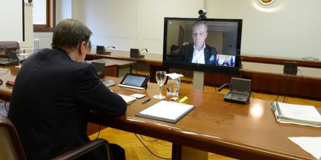 José Manuel Bajo, durante la videoconferencia con el ministro de Agricultura, Luis Planas.