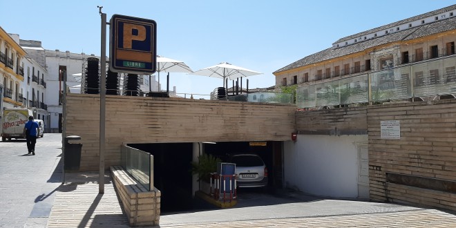 Parking público subterráneo ubicado en la Plaza de la Constitución. Foto: TV Baena.