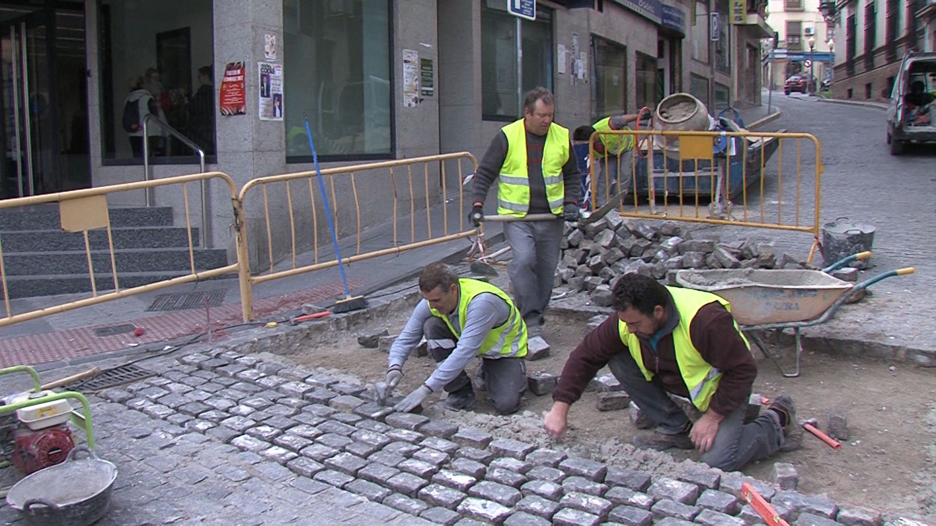 Imagen de archivo del arreglo de una calle en Baena. Foto: TV Baena.
