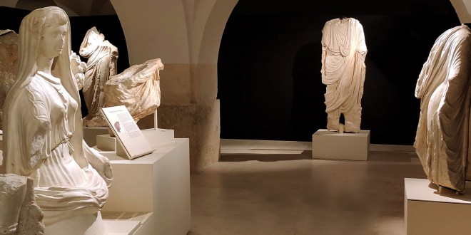 Las tres esculturas romanas del Minguillar expuestas en el Museo Arqueológico de Baena. Foto: Facebook Torreparedones Parque Arqueológico.