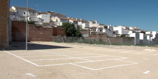 Nuevos aparcamientos gratuitos en la zona de 'La cañada'. Foto. TV Baena.