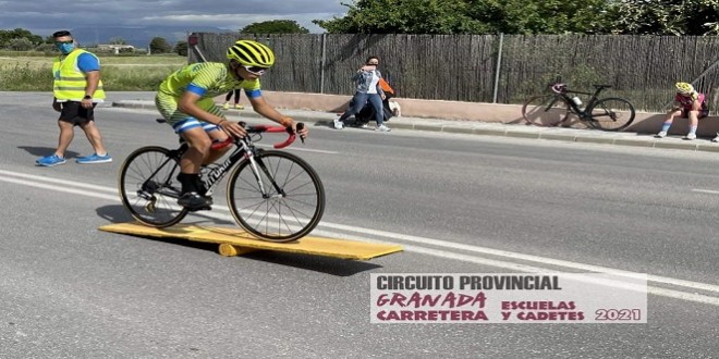 El ciclista baenense Carlos Tienda en una de las carreras de ciclismo en carretera.